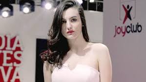 Bokep Indo Puas Banget Bisa Rasain Crot Dua Kali Olivia